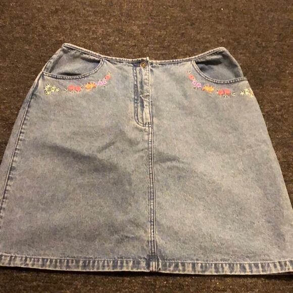 Christopher & Banks Brand Floral Embroidered Denim Skirt Size 14 90's Mini - Picture 1 of 5